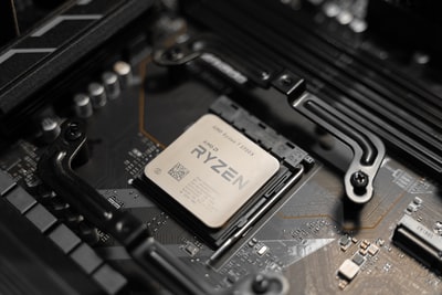 より多くのcpuを使用する場合、PCはより多くの電力を使用しますか