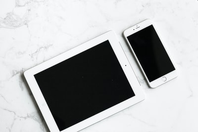 タブレットとスマートフォンを持っている理由